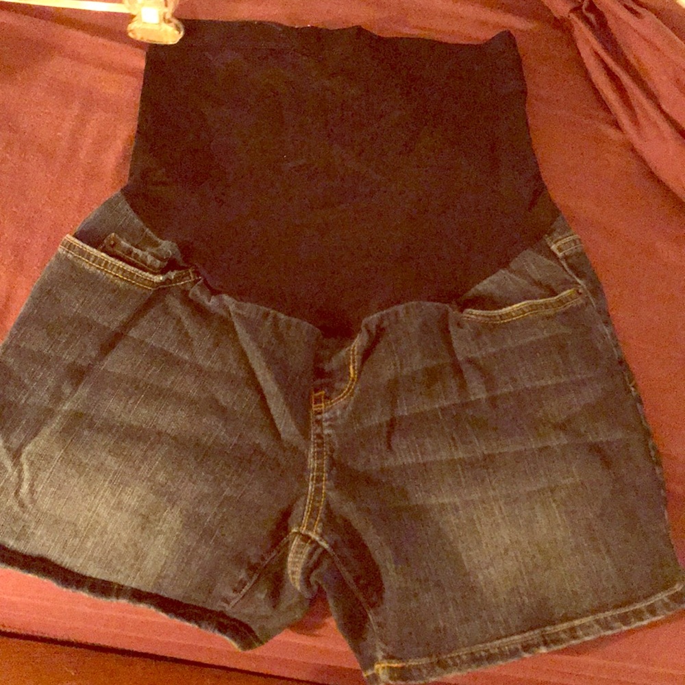 Maternity jeans shorts